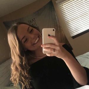 Meet your Posher, Brooke